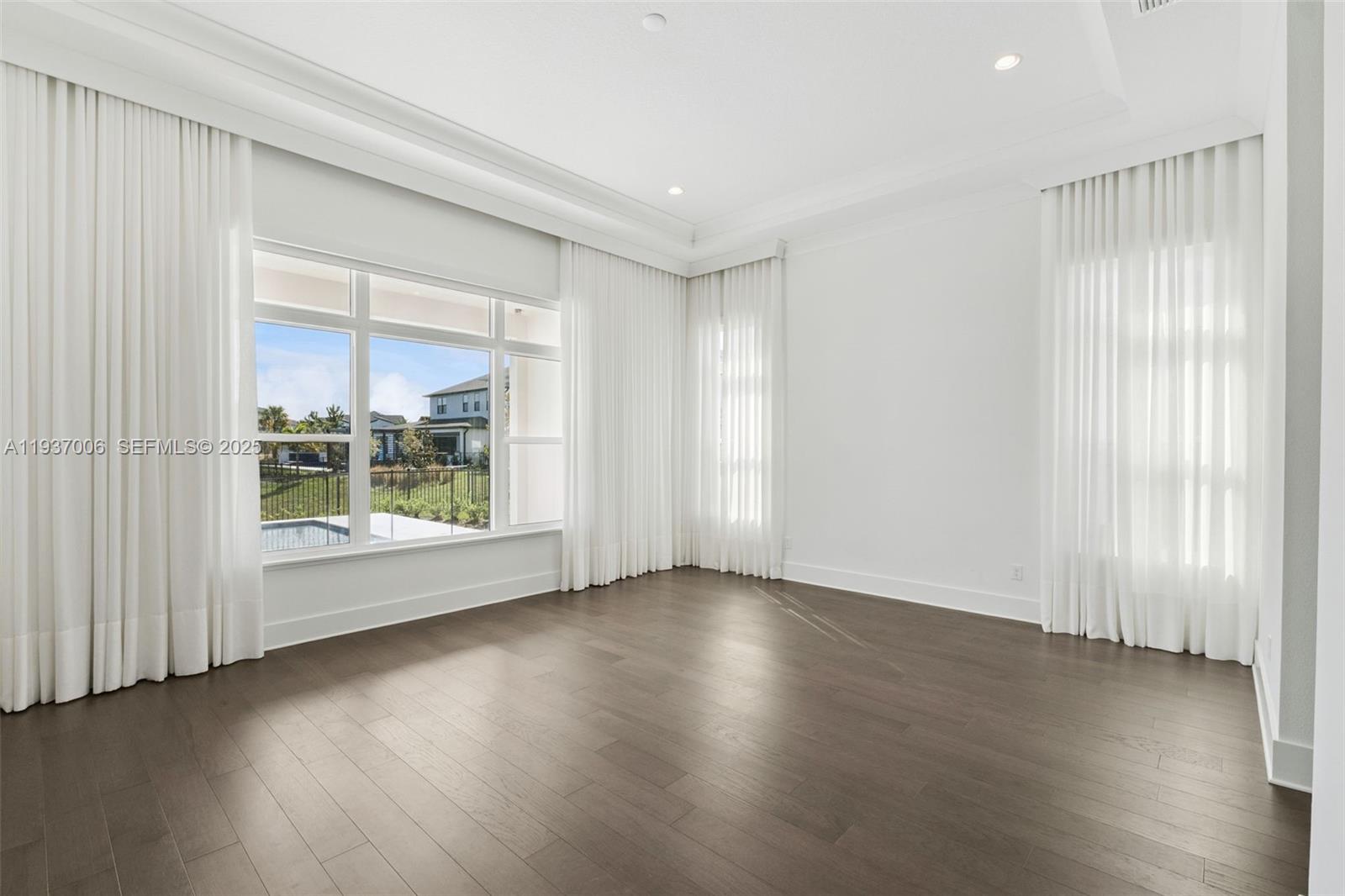 LAUREL POINTE PHASE 3 - Residential