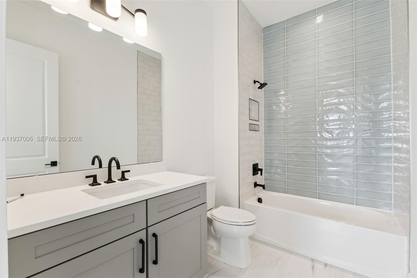 LAUREL POINTE PHASE 3 - Residential