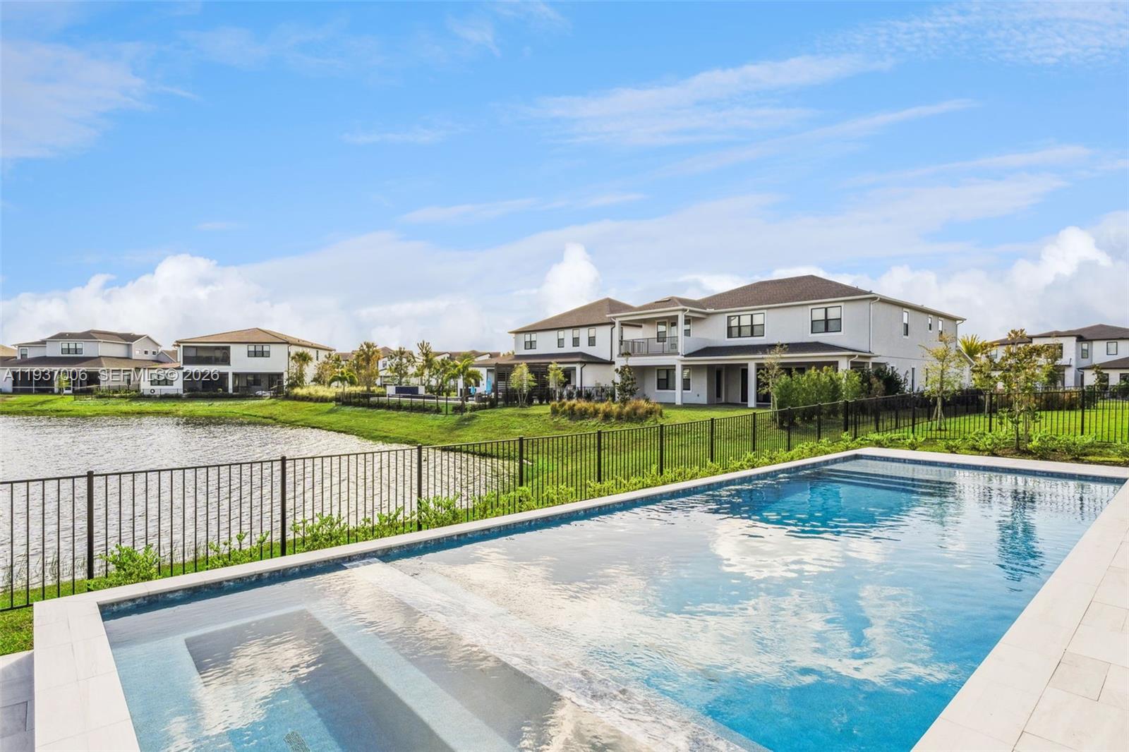 LAUREL POINTE PHASE 3 - Residential