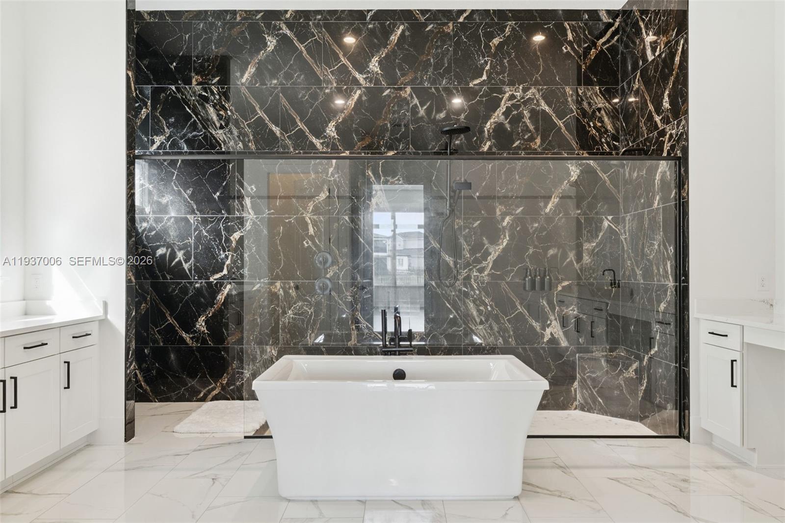 LAUREL POINTE PHASE 3 - Residential