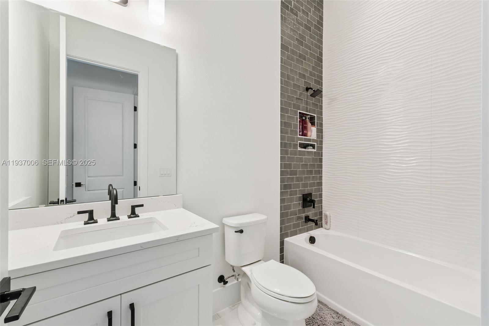 LAUREL POINTE PHASE 3 - Residential