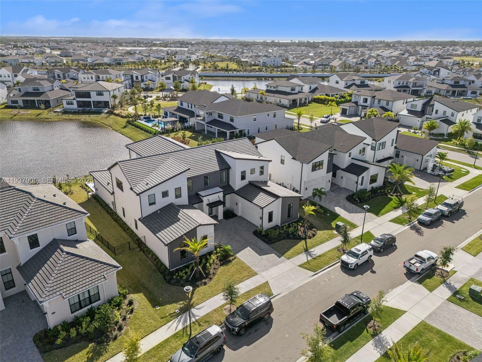 LAUREL POINTE PHASE 3 - Residential