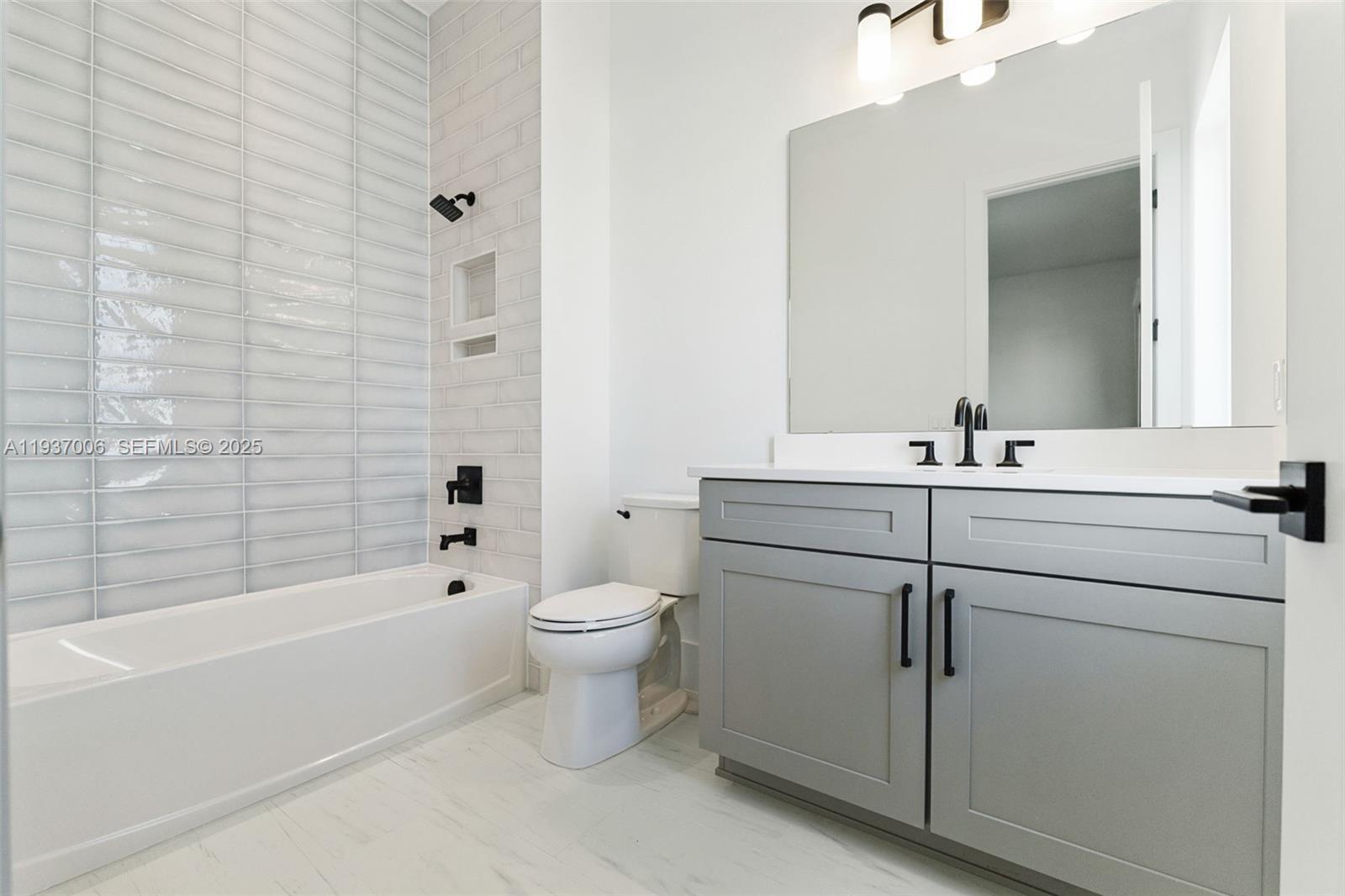 LAUREL POINTE PHASE 3 - Residential