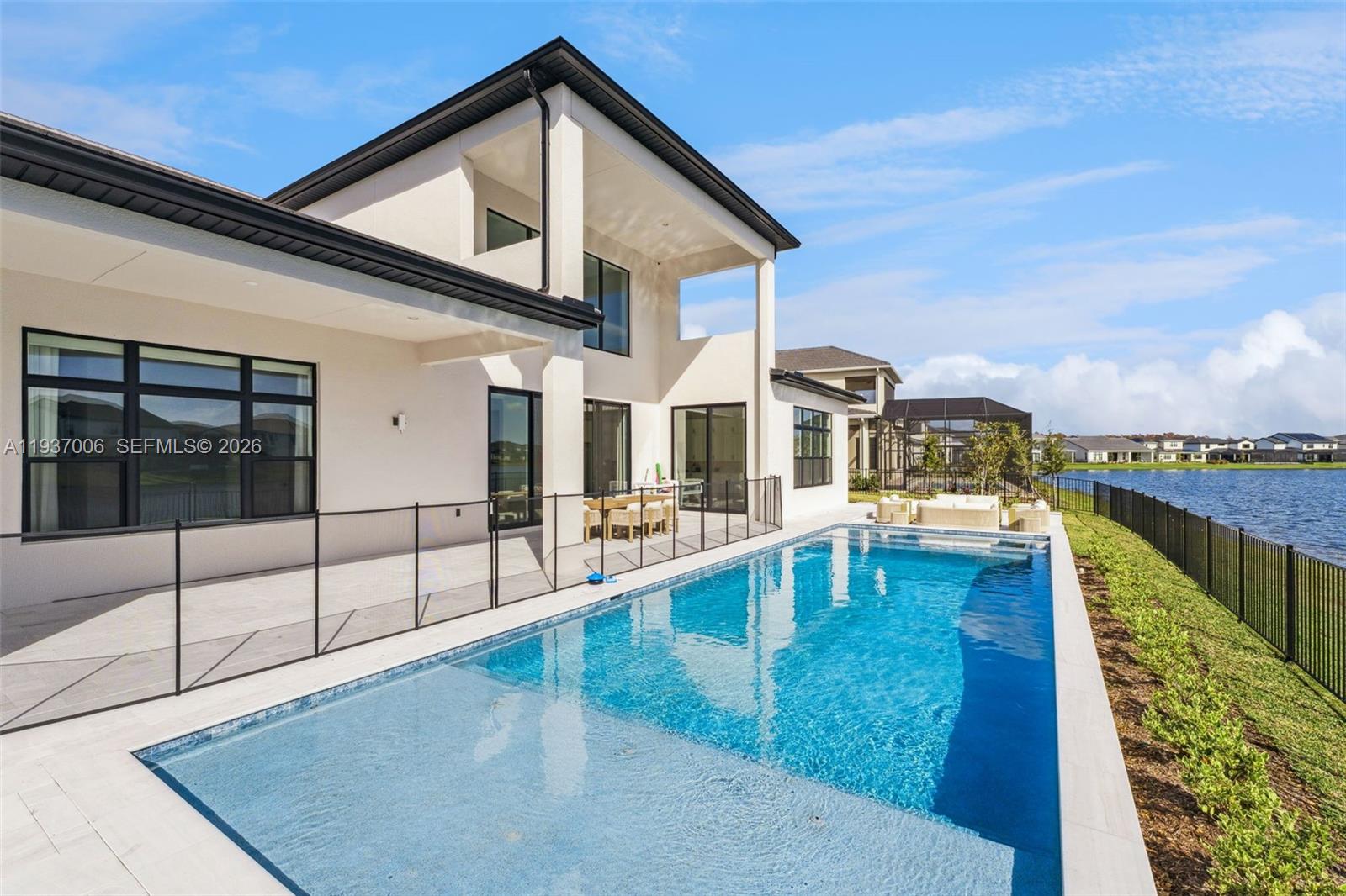 LAUREL POINTE PHASE 3 - Residential