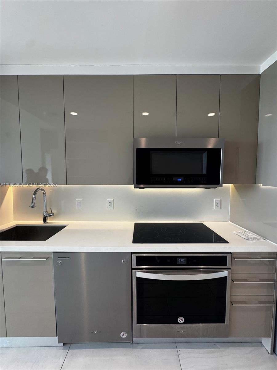 METROPICA NORTH TOWER ONE - Residential