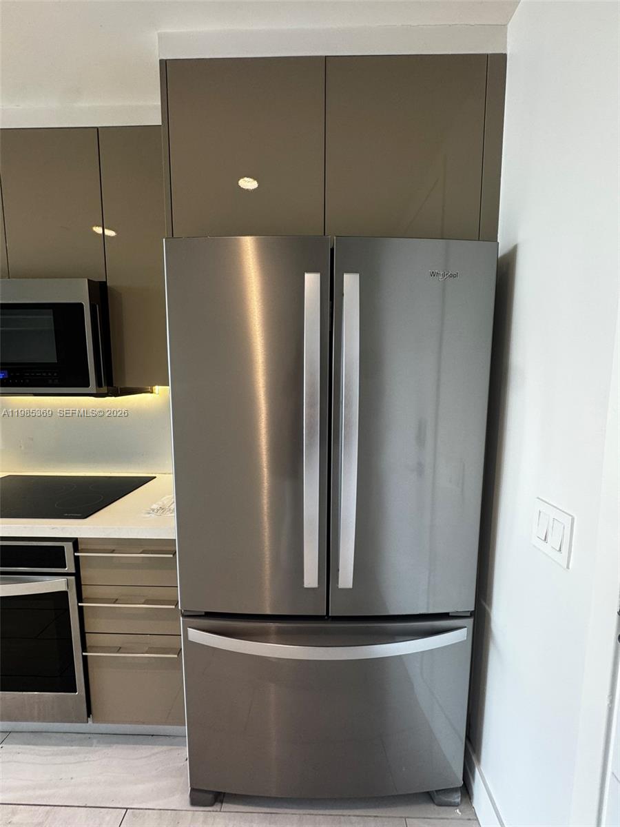 METROPICA NORTH TOWER ONE - Residential