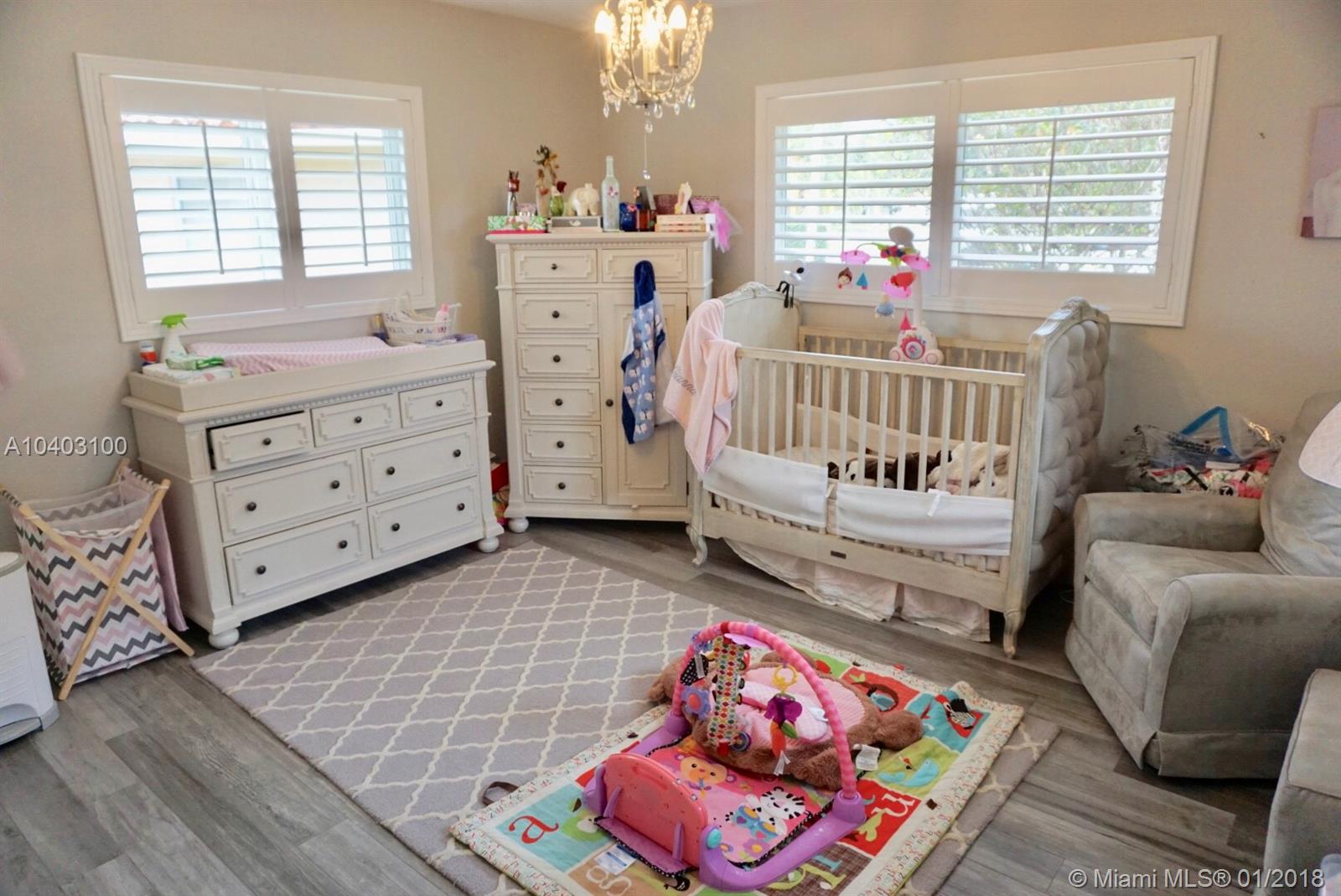 MIAMI LAKES SEC 4 - Residential