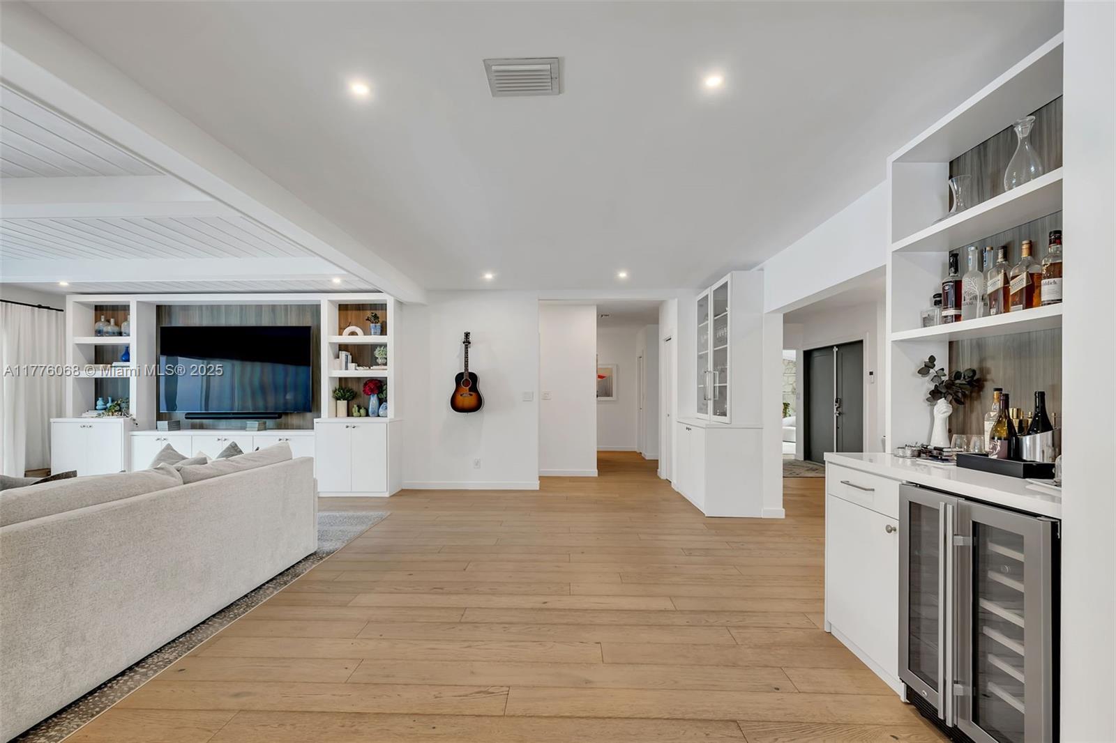 CORAL GABLES RIVIERA SEC - Residential