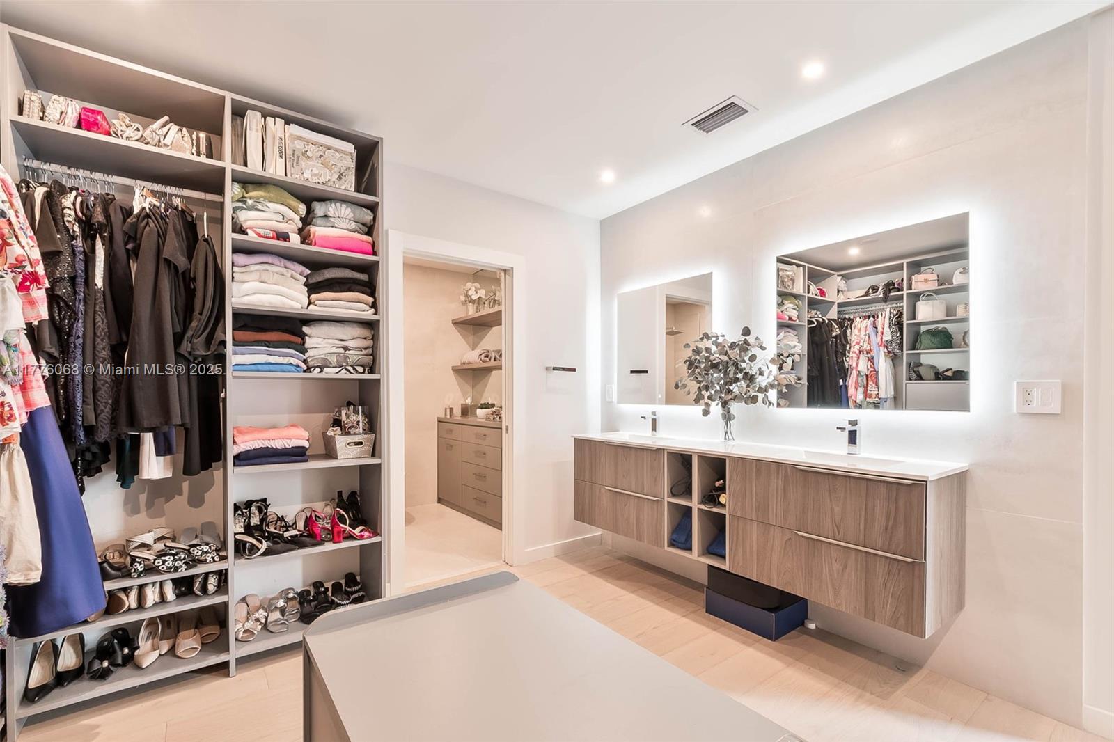 CORAL GABLES RIVIERA SEC - Residential