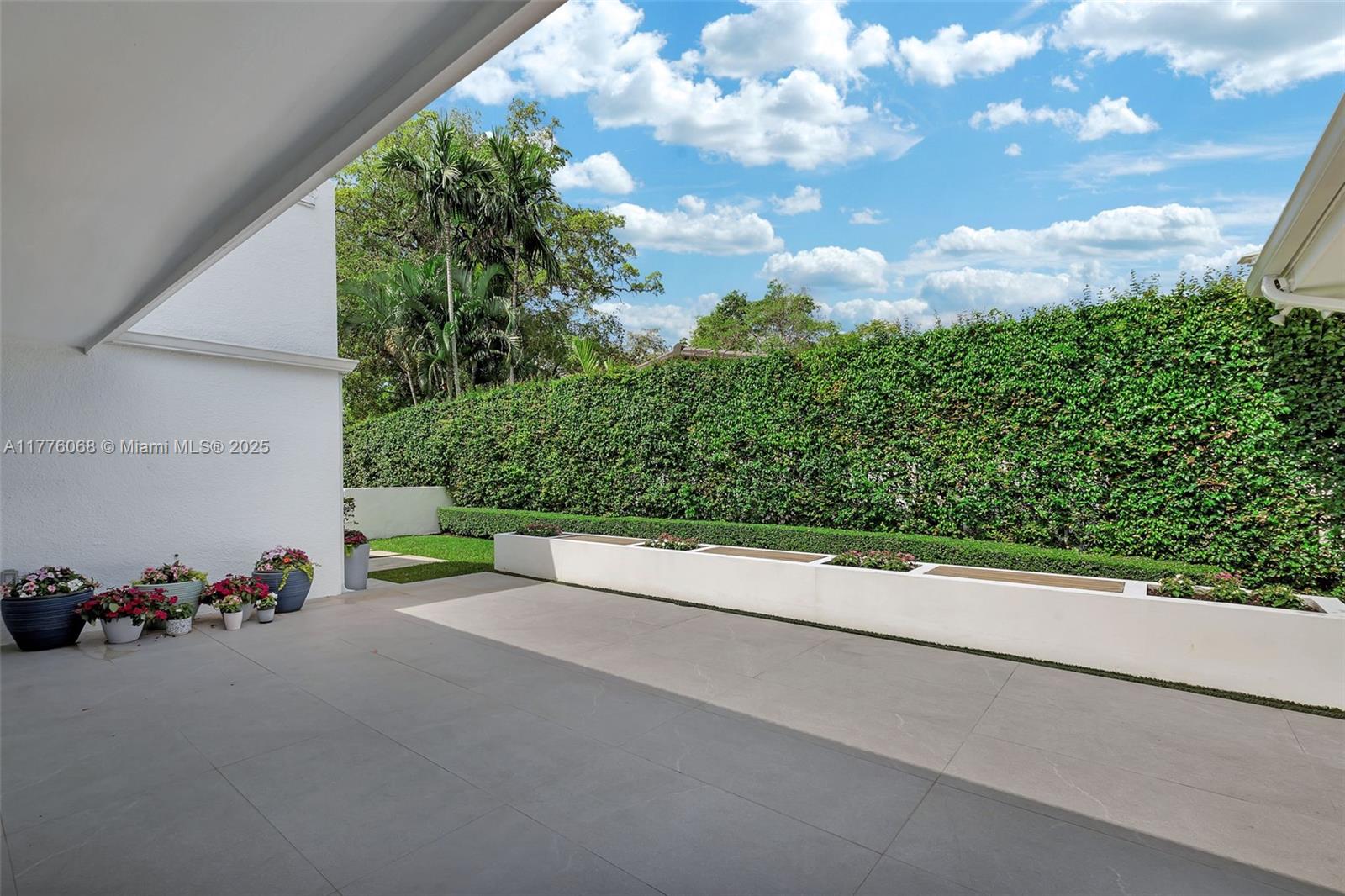 CORAL GABLES RIVIERA SEC - Residential