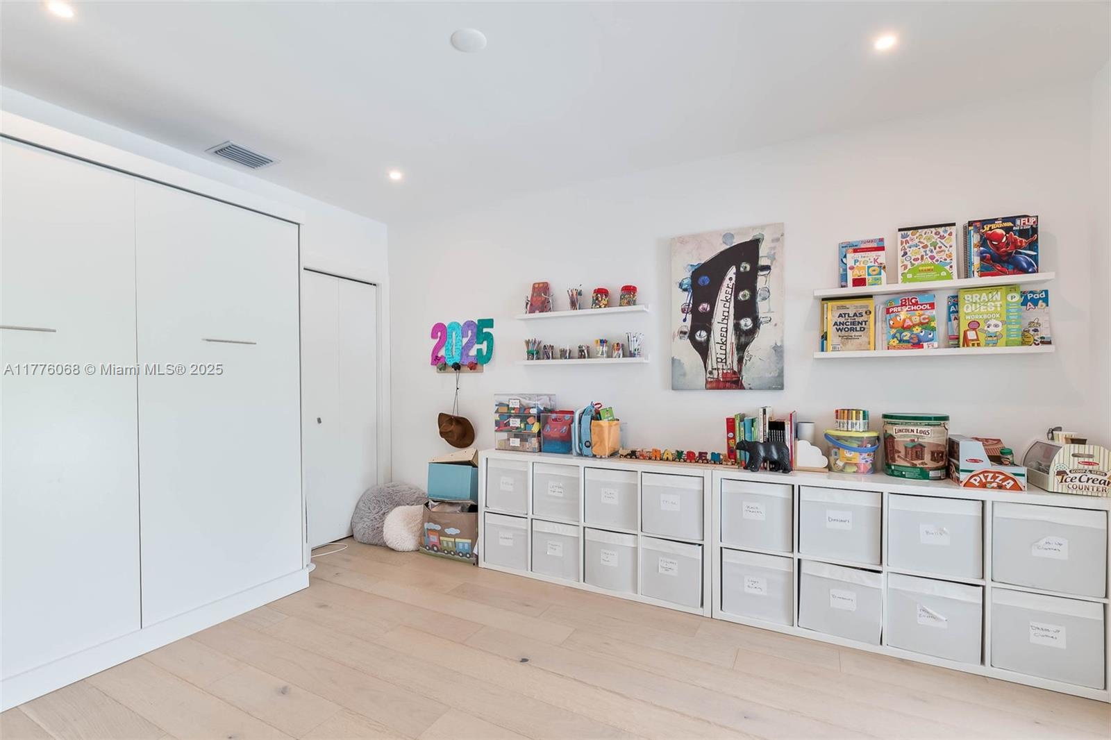 CORAL GABLES RIVIERA SEC - Residential