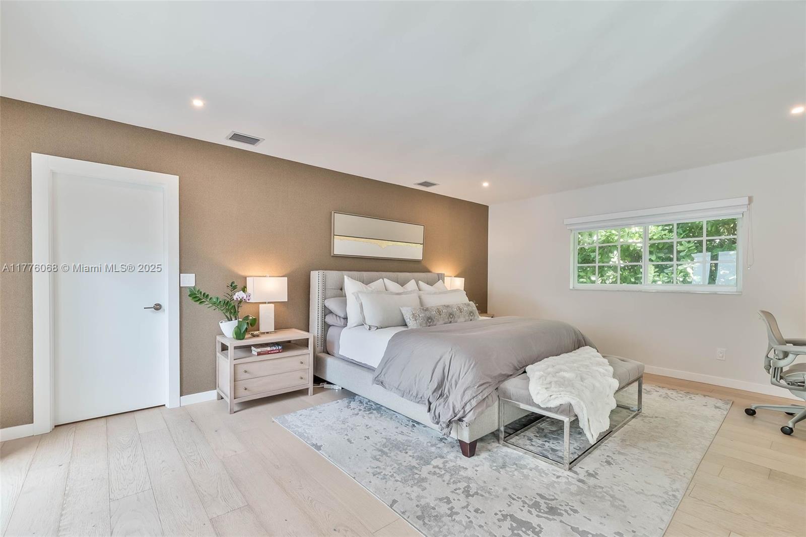 CORAL GABLES RIVIERA SEC - Residential