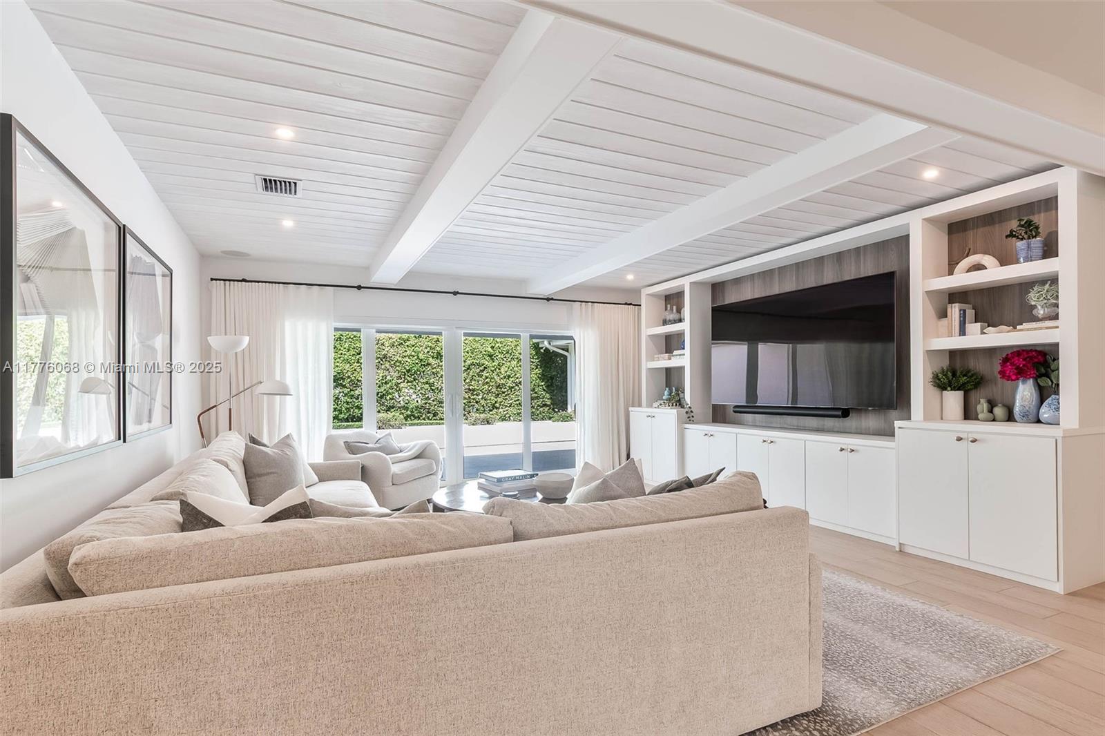 CORAL GABLES RIVIERA SEC - Residential