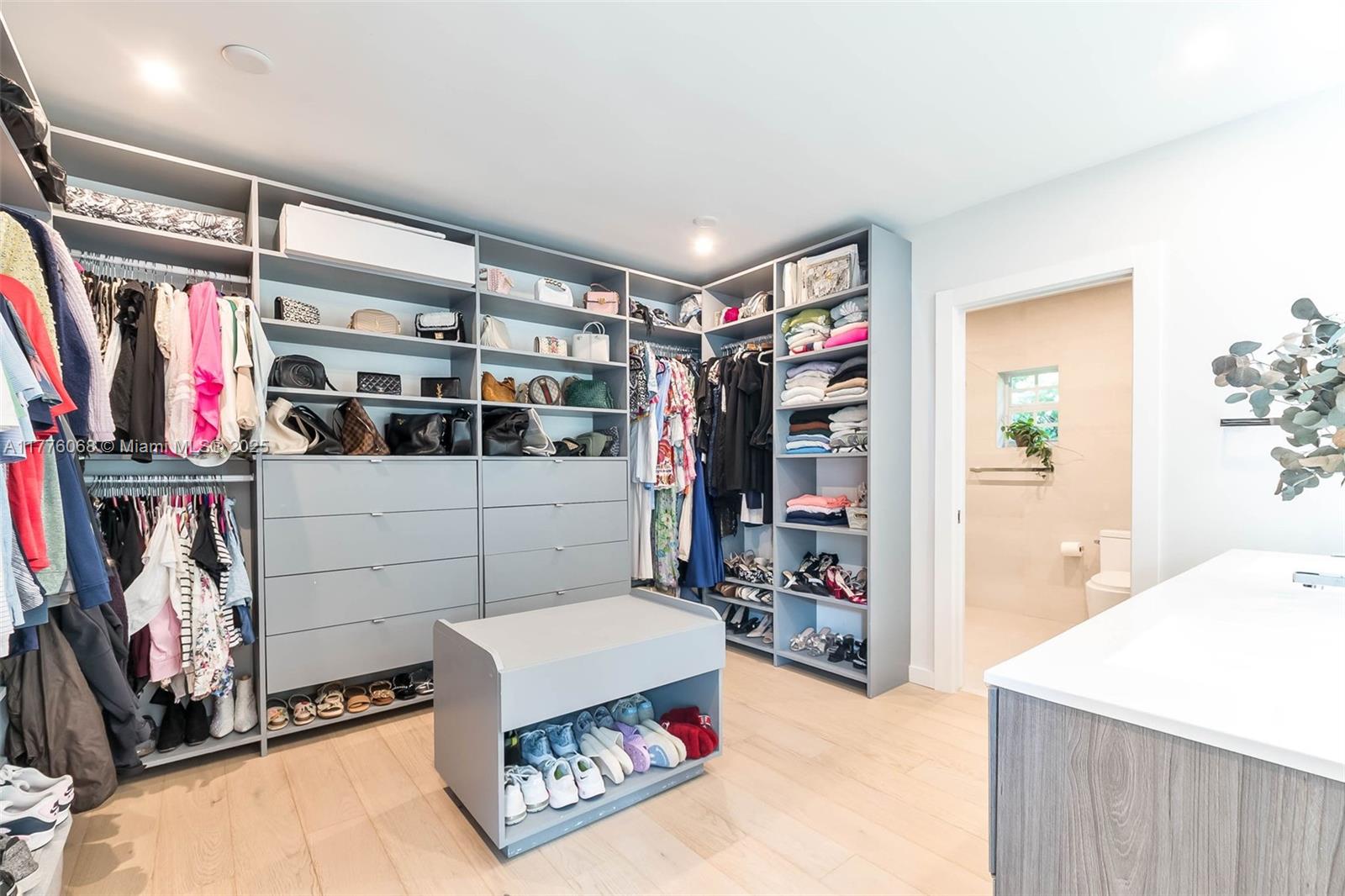 CORAL GABLES RIVIERA SEC - Residential