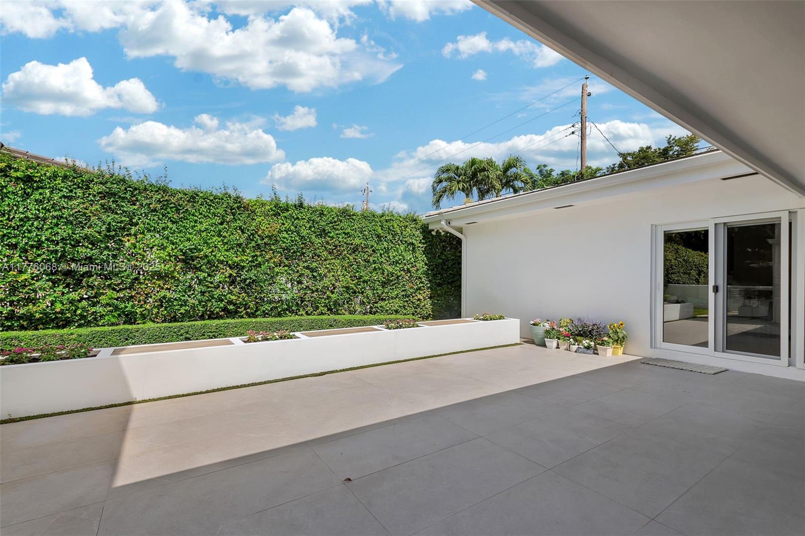 CORAL GABLES RIVIERA SEC - Residential