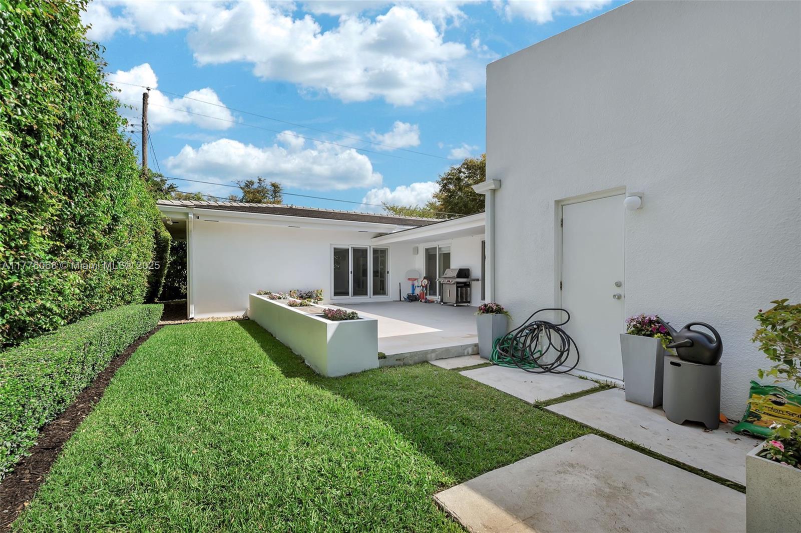 CORAL GABLES RIVIERA SEC - Residential