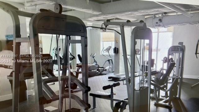 HOLLYWOOD STATION RES CON - Residential