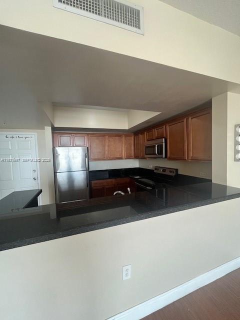 HOLLYWOOD STATION RES CON - Residential