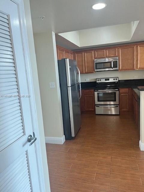 HOLLYWOOD STATION RES CON - Residential