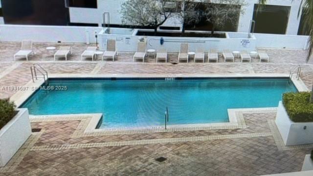 HOLLYWOOD STATION RES CON - Residential