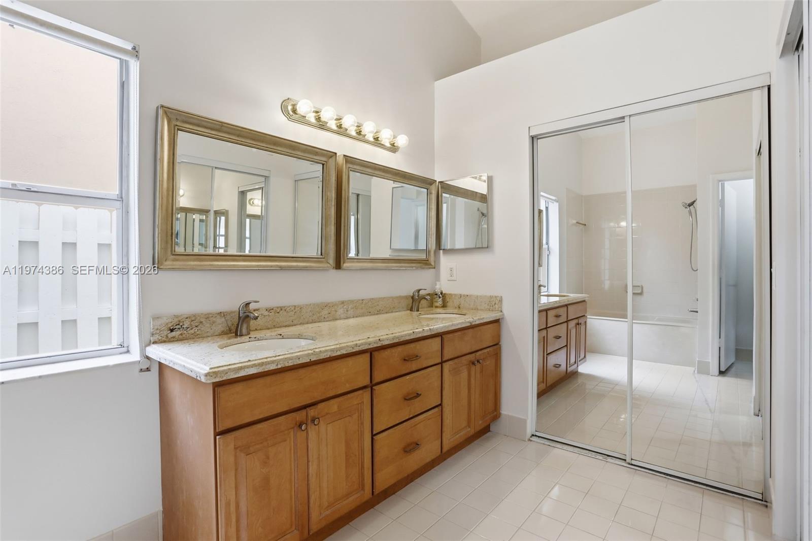 FLAMINGO ESTATES - Residential