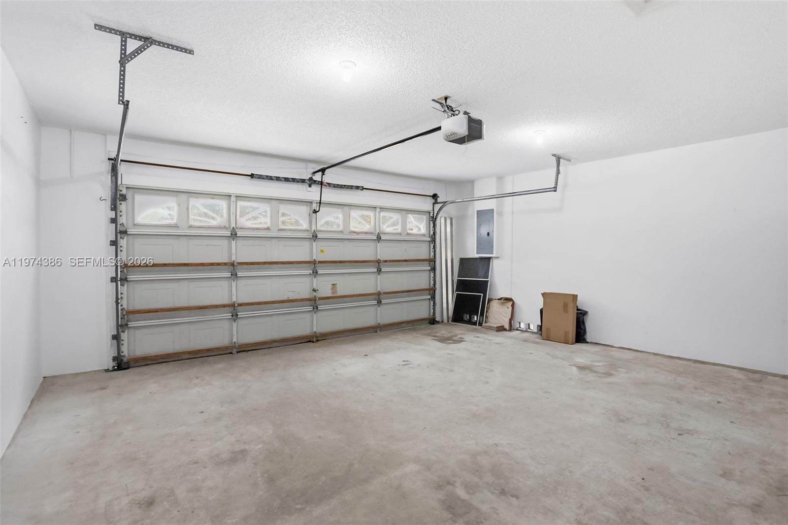 FLAMINGO ESTATES - Residential