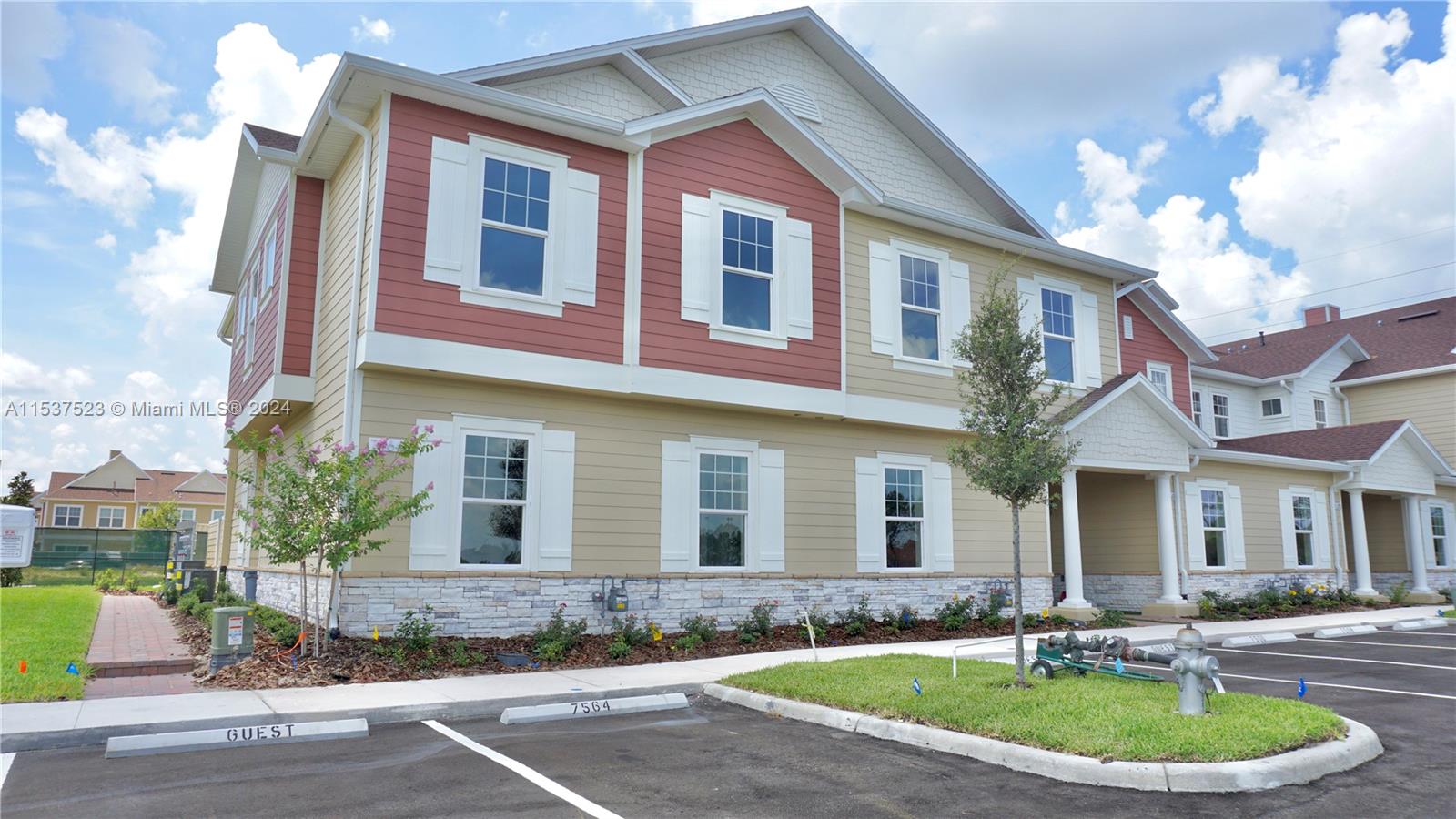 Property for Sale at 7564 Sunflower Cir, Kissimmee,  - Bedrooms: 5 
Bathrooms: 6  - $525,000