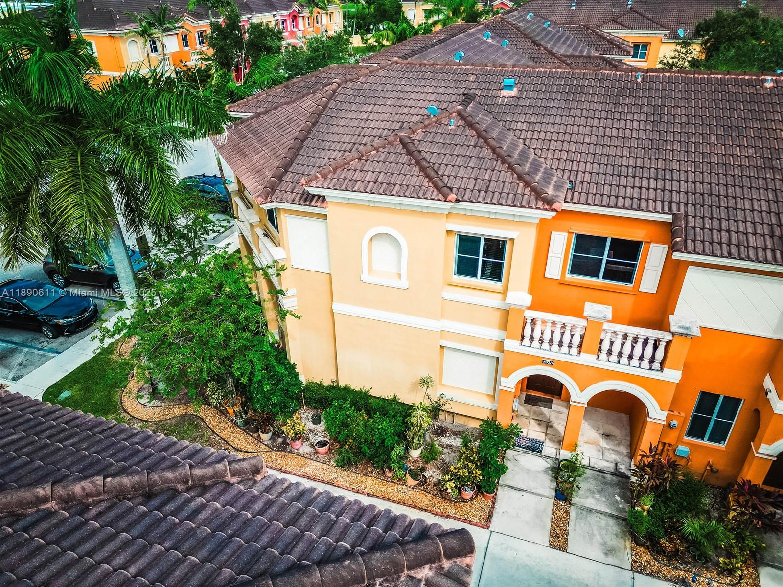 VILLAGE WALK - Residential