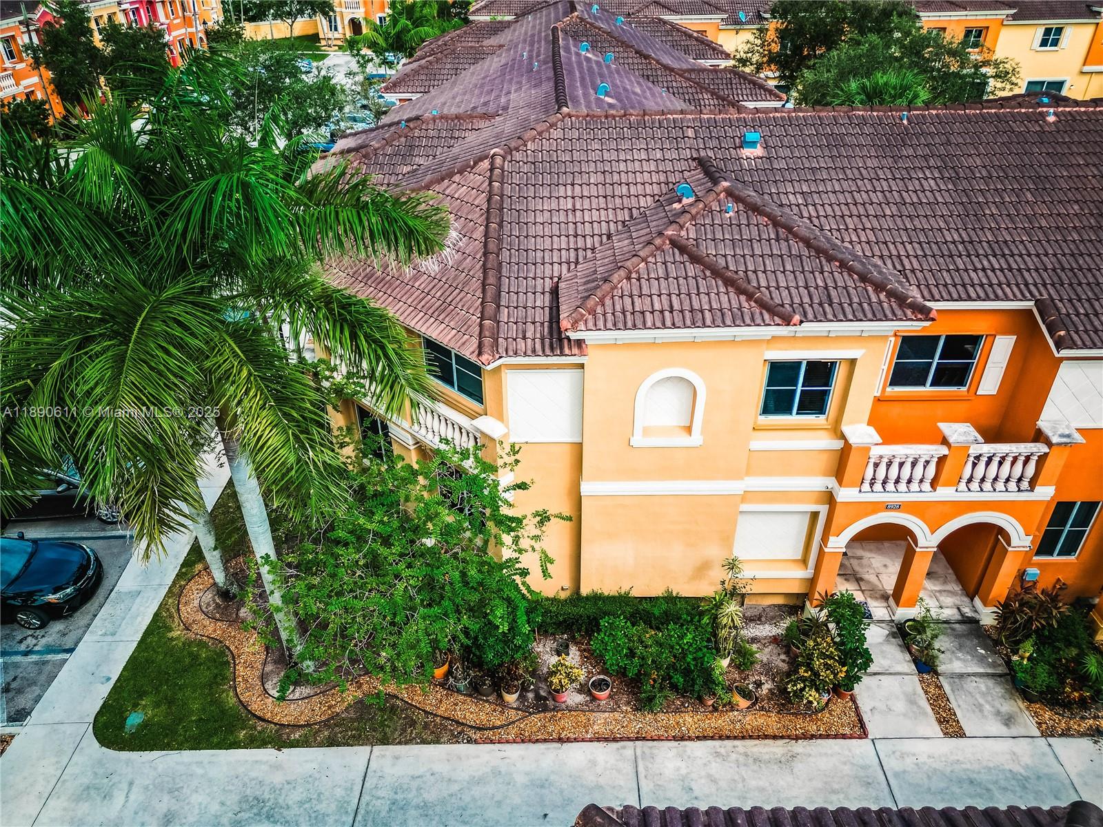 VILLAGE WALK - Residential