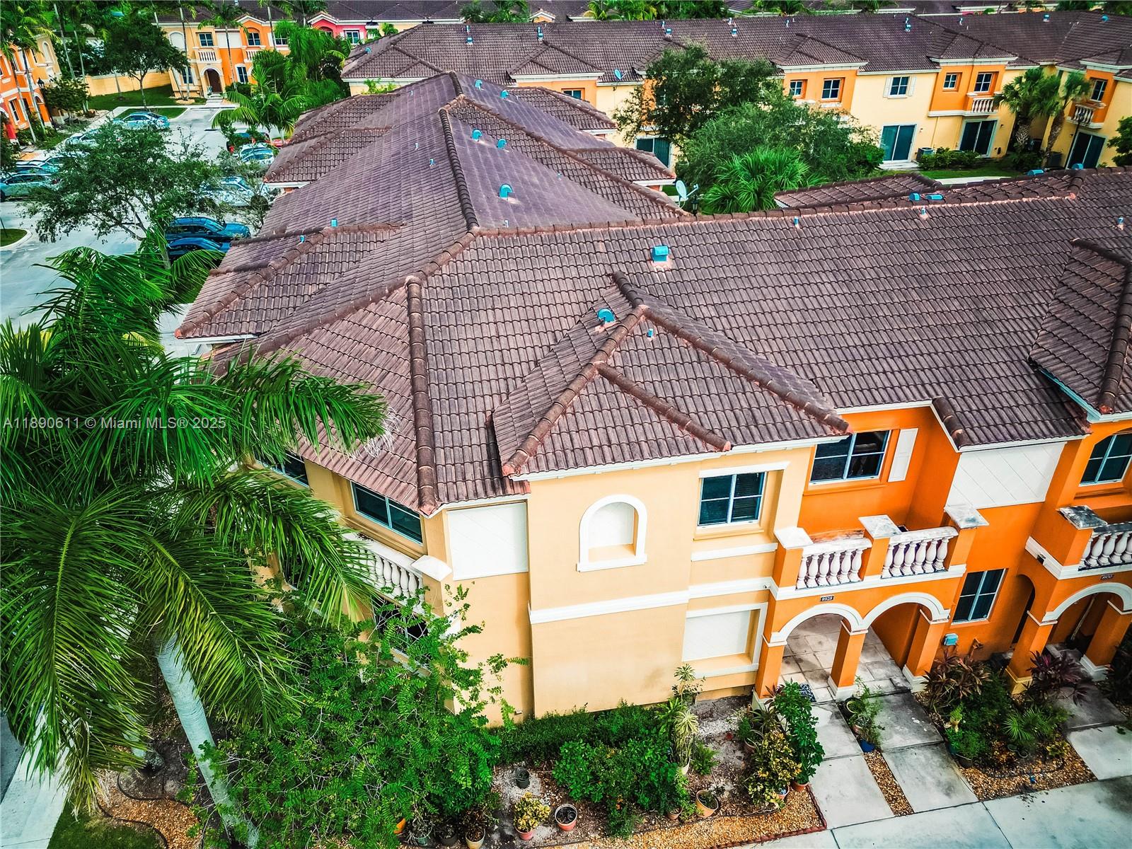 VILLAGE WALK - Residential