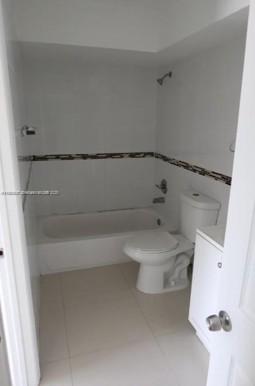 LAUDERHILL MANOR - Residential Lease