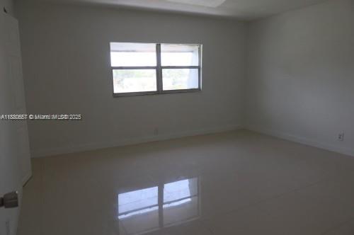 LAUDERHILL MANOR - Residential Lease