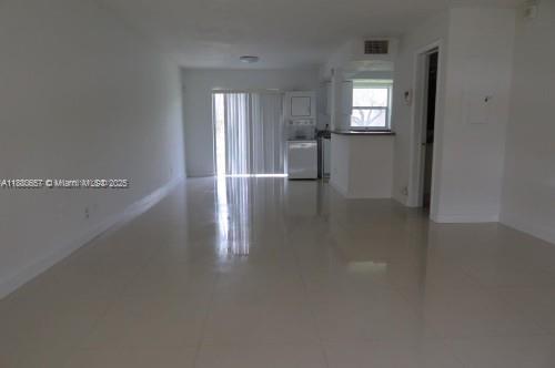 LAUDERHILL MANOR - Residential Lease