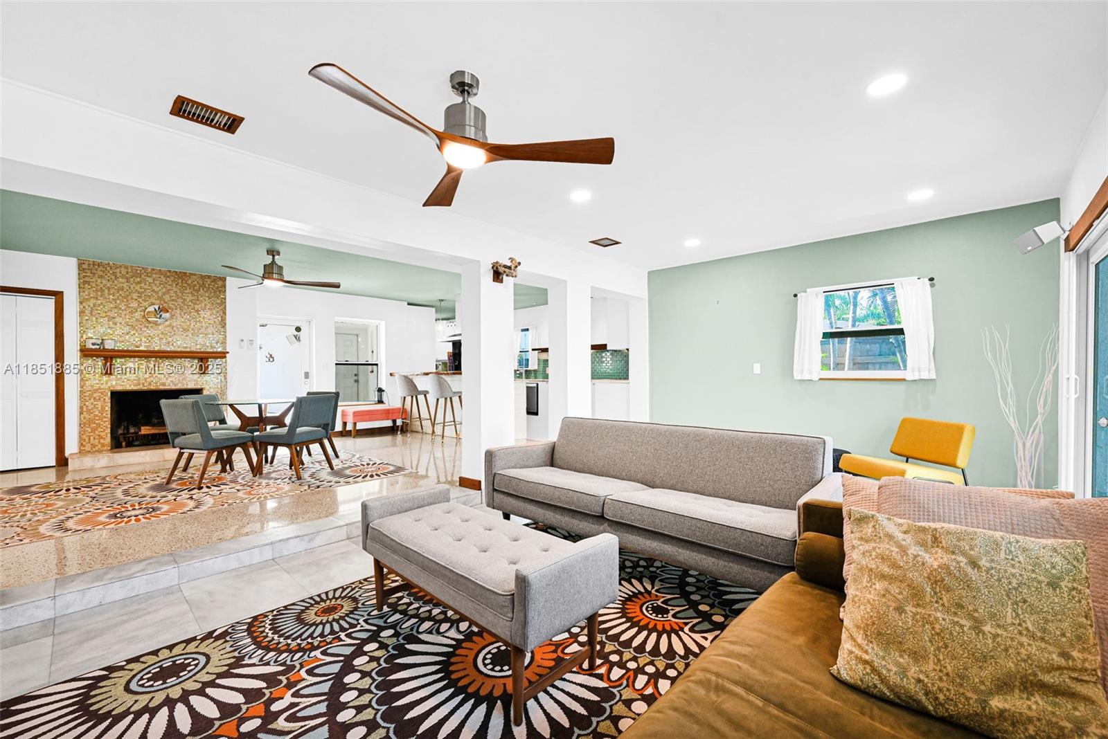 808 NE 16th Ave 808