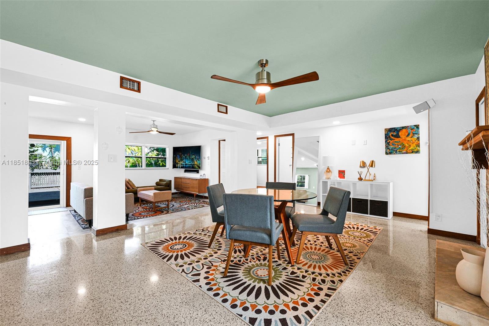 808 NE 16th Ave 808