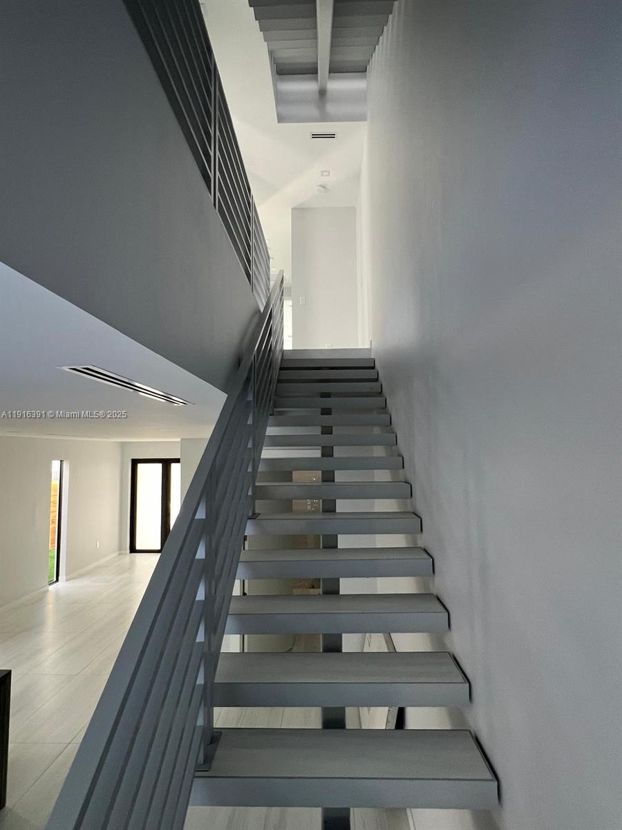 EAST SHENANDOAH - Residential