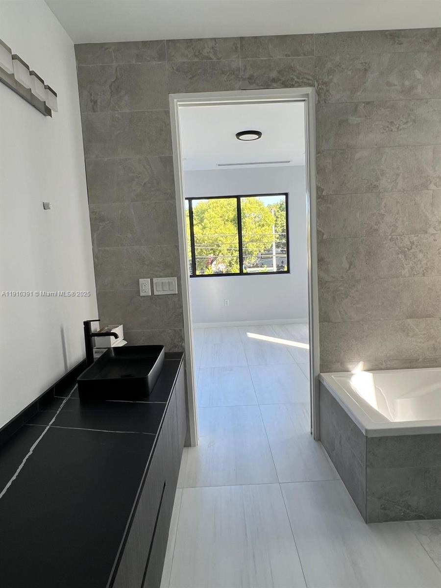 EAST SHENANDOAH - Residential