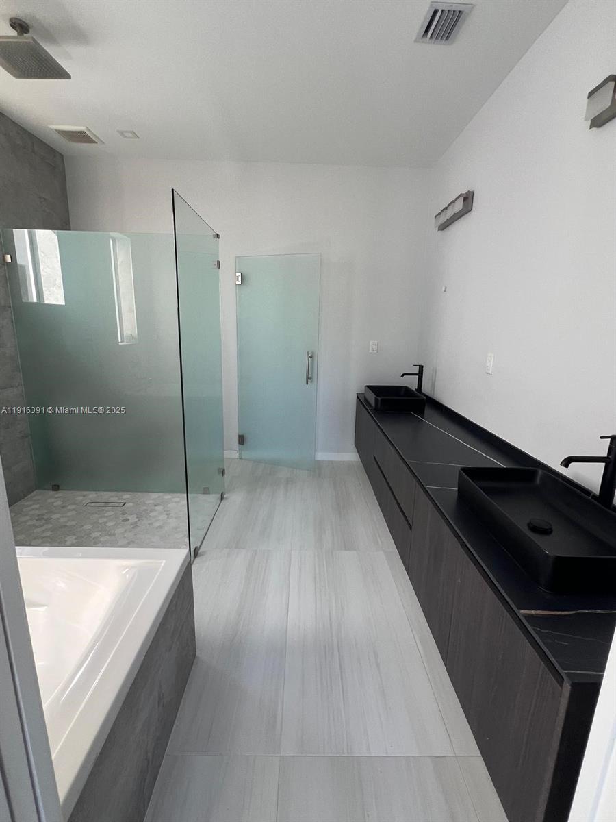 EAST SHENANDOAH - Residential