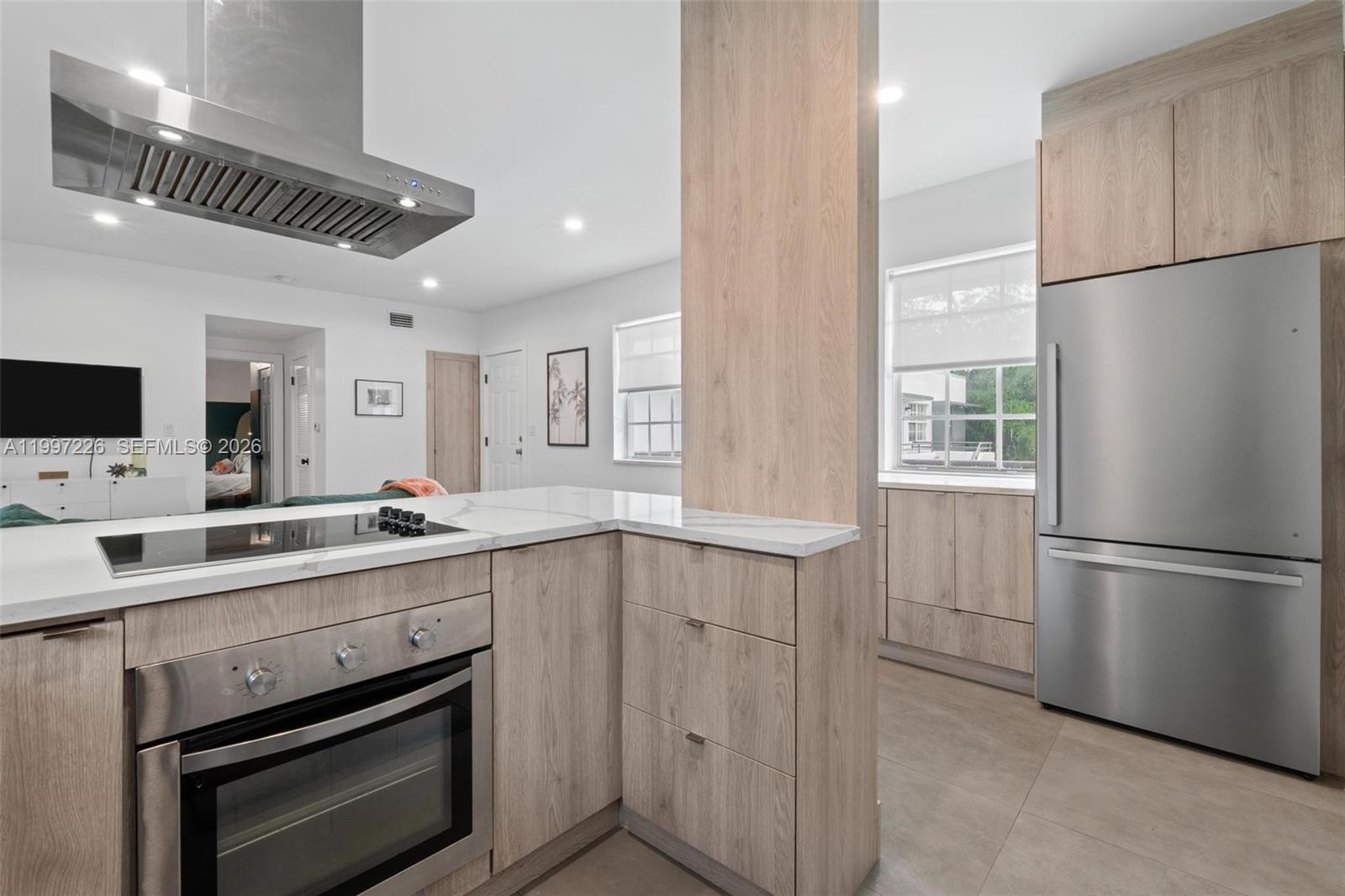 THE SQUARE AT 62ND ST COND - Residential