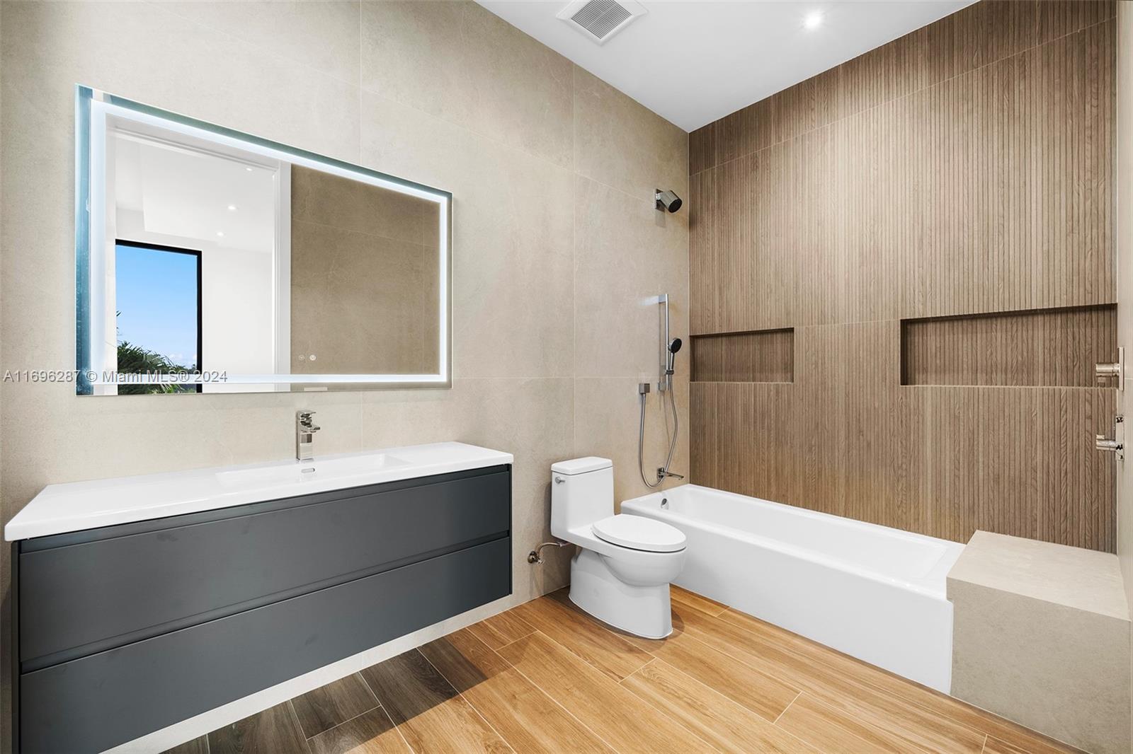 GREYKNOLL ESTATES - Residential