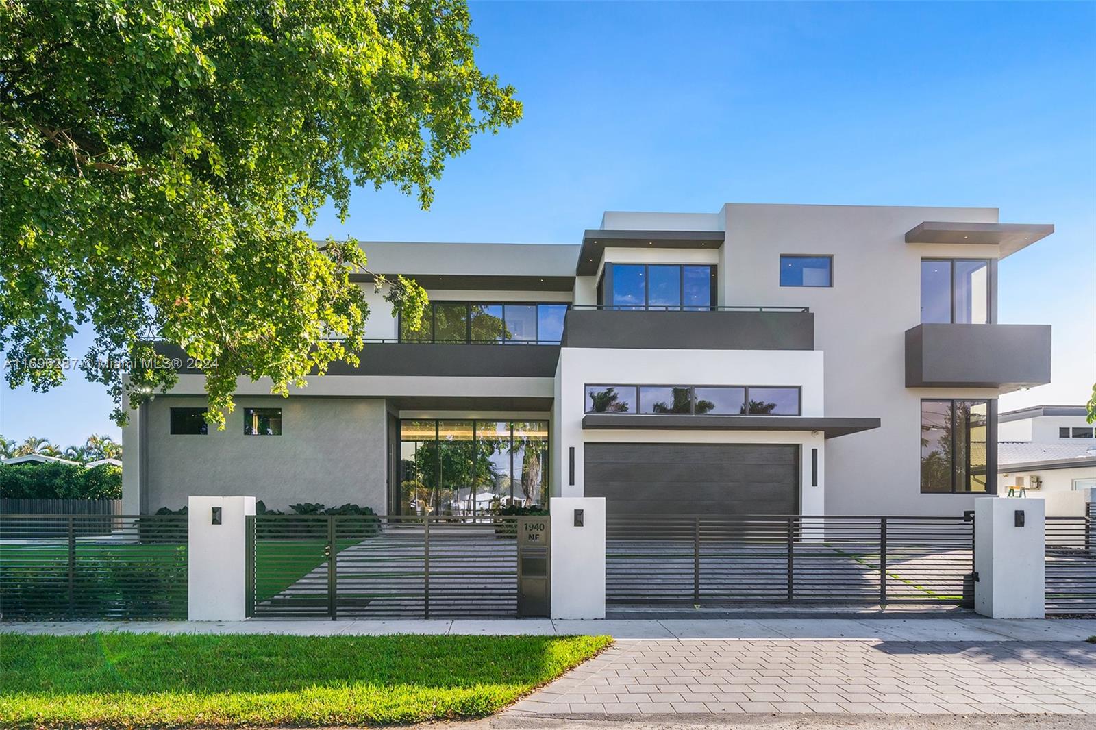 GREYKNOLL ESTATES - Residential