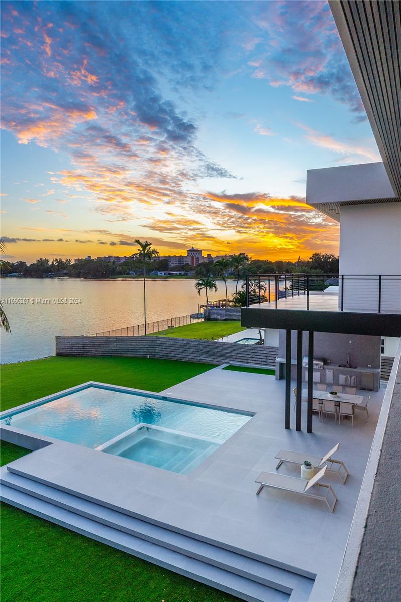 GREYKNOLL ESTATES - Residential