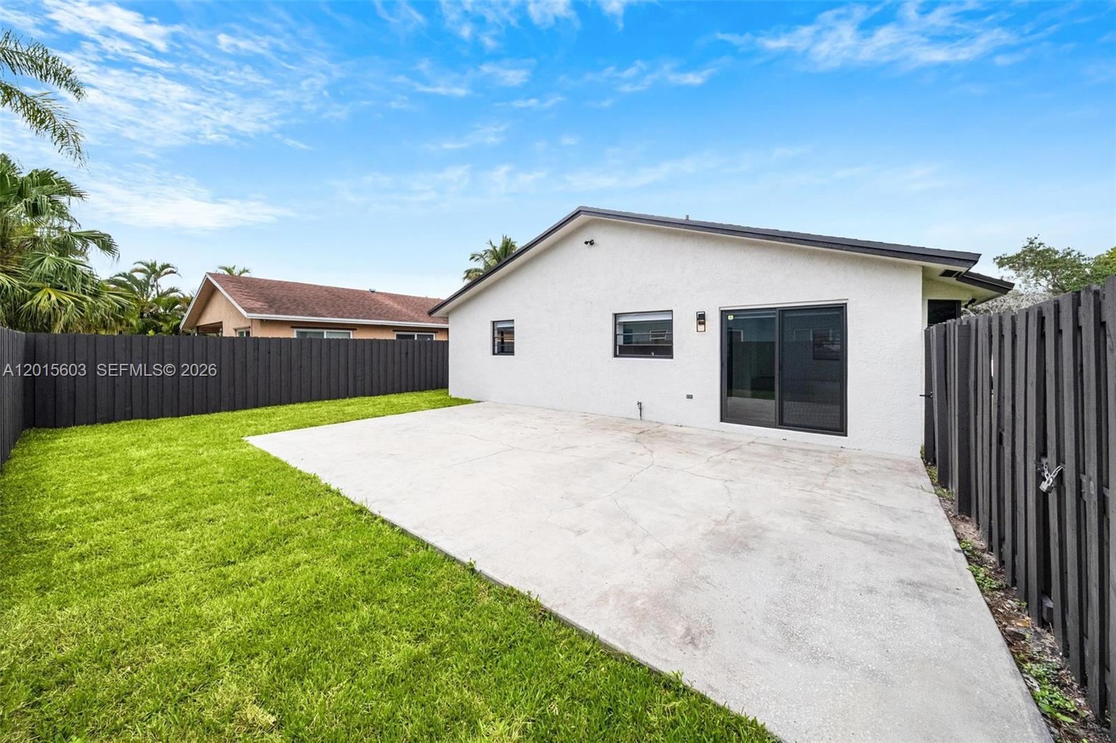 HOLLYWOOD ISLES ADD - Residential