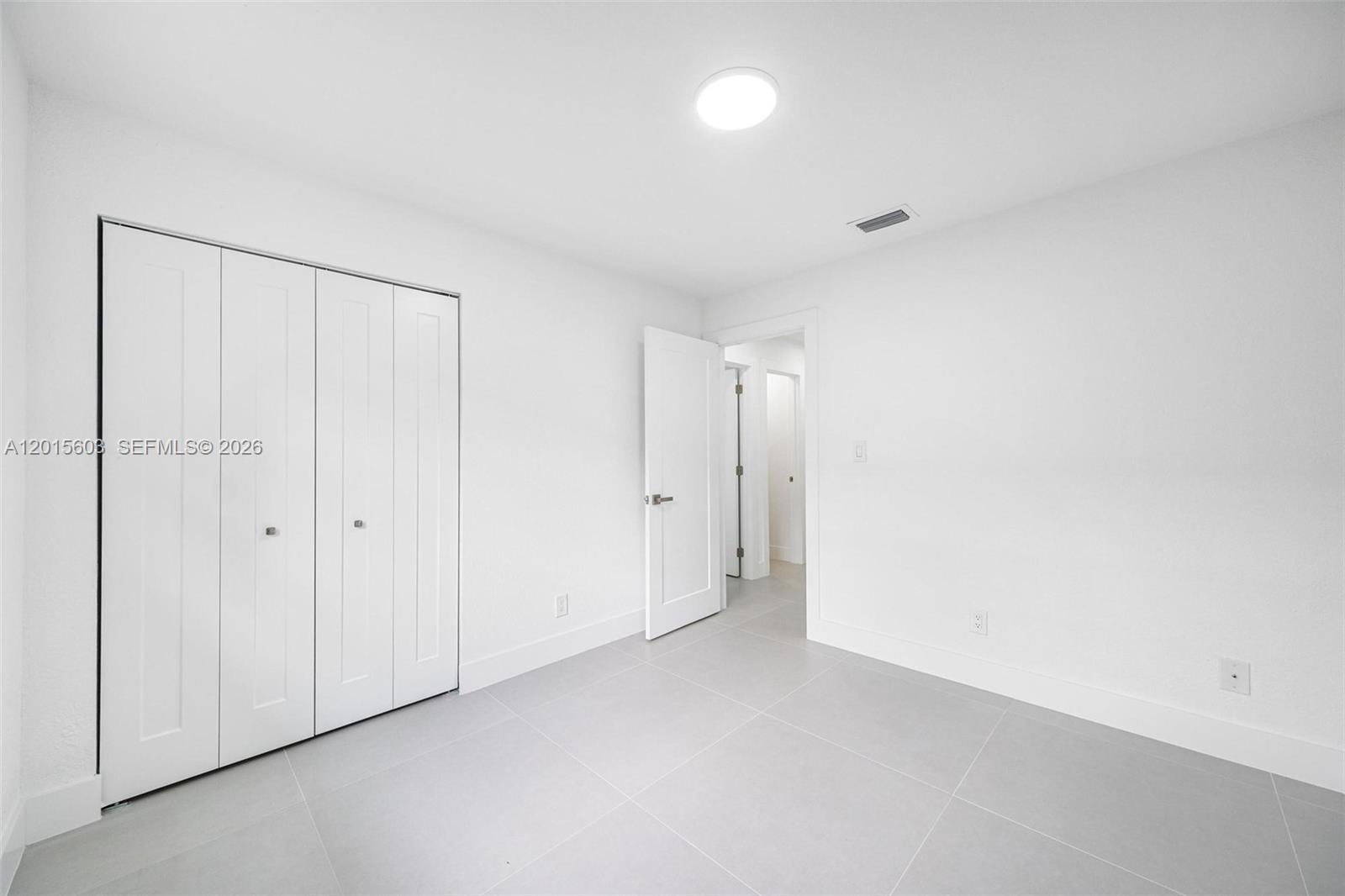 HOLLYWOOD ISLES ADD - Residential