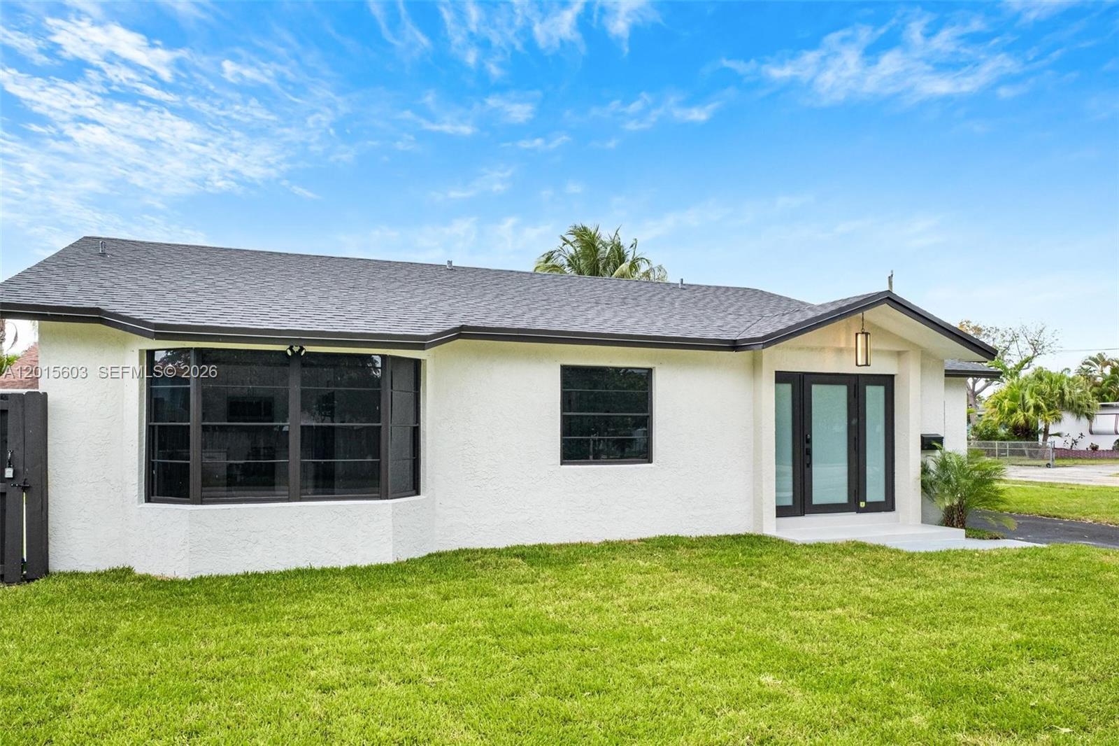 HOLLYWOOD ISLES ADD - Residential