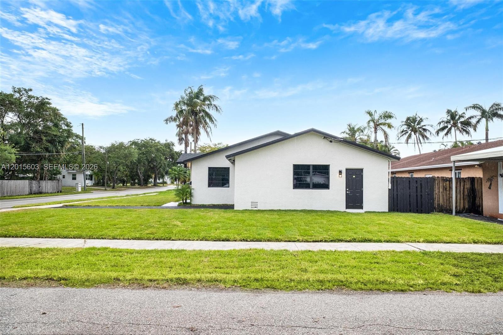 HOLLYWOOD ISLES ADD - Residential