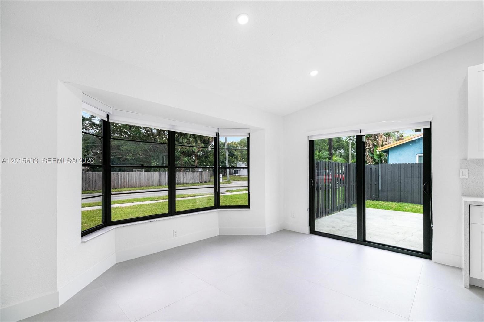 HOLLYWOOD ISLES ADD - Residential