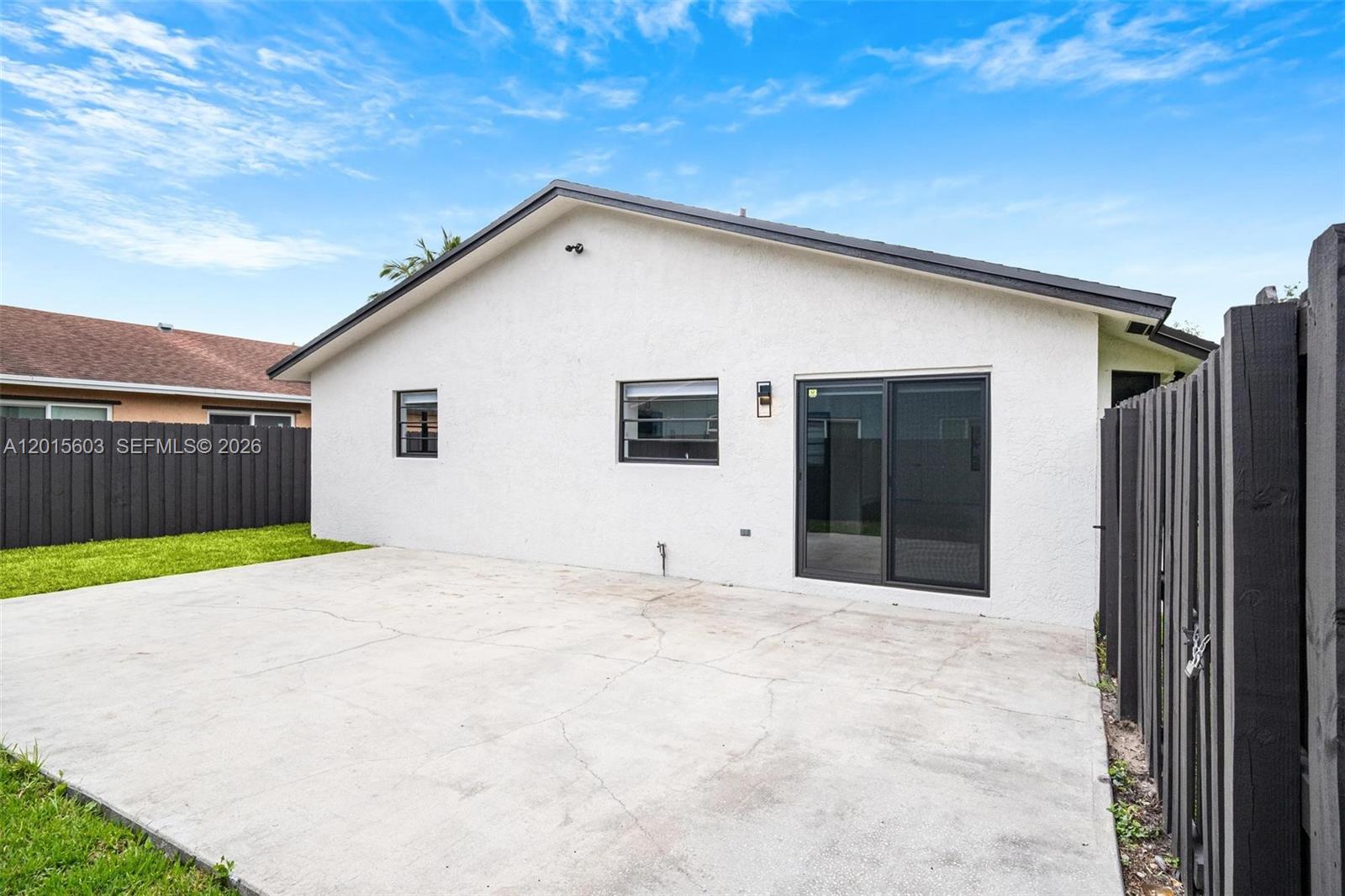 HOLLYWOOD ISLES ADD - Residential