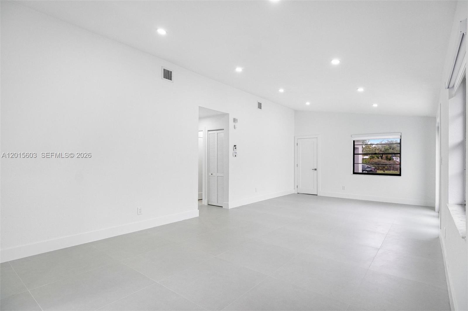 HOLLYWOOD ISLES ADD - Residential