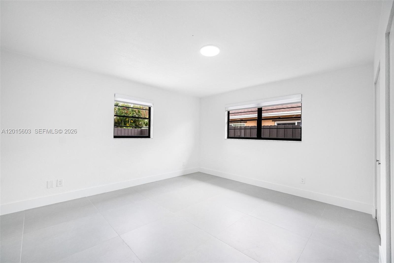 HOLLYWOOD ISLES ADD - Residential